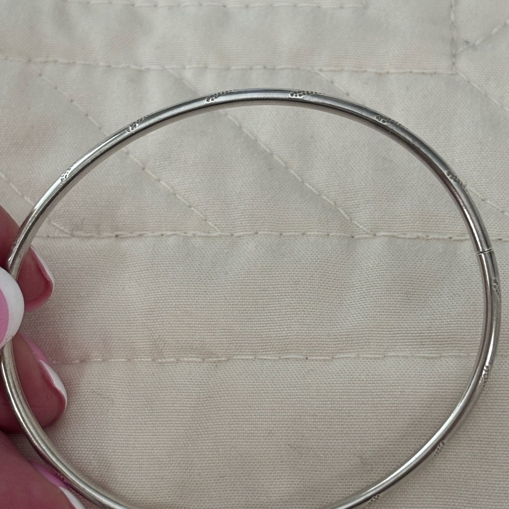 Elegant Sterling Silver Bangle Bracelet - Picture 5 of 6